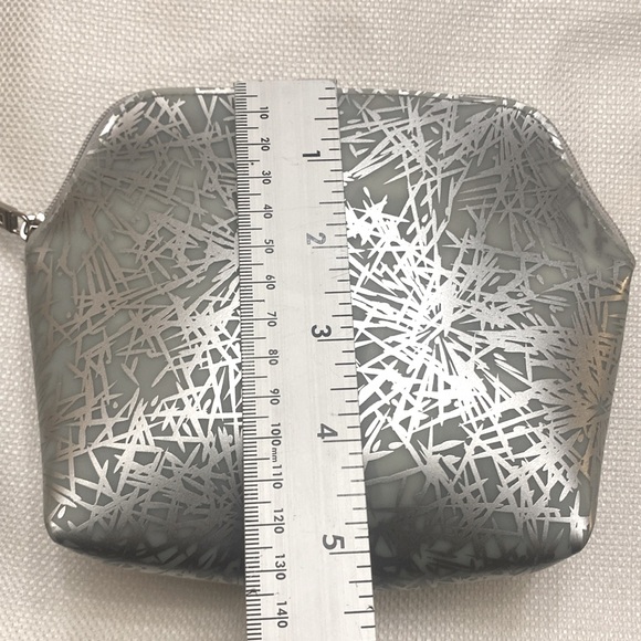 💋 MAC Cosmetics Makeup Pouch - Picture 6 of 12